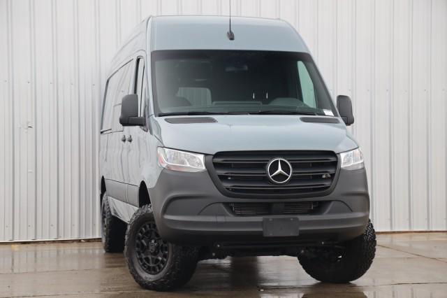 2022 mercedes-benz sprinter 2500 standard roof