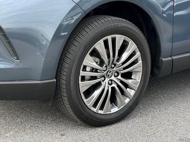 2024 toyota venza limited