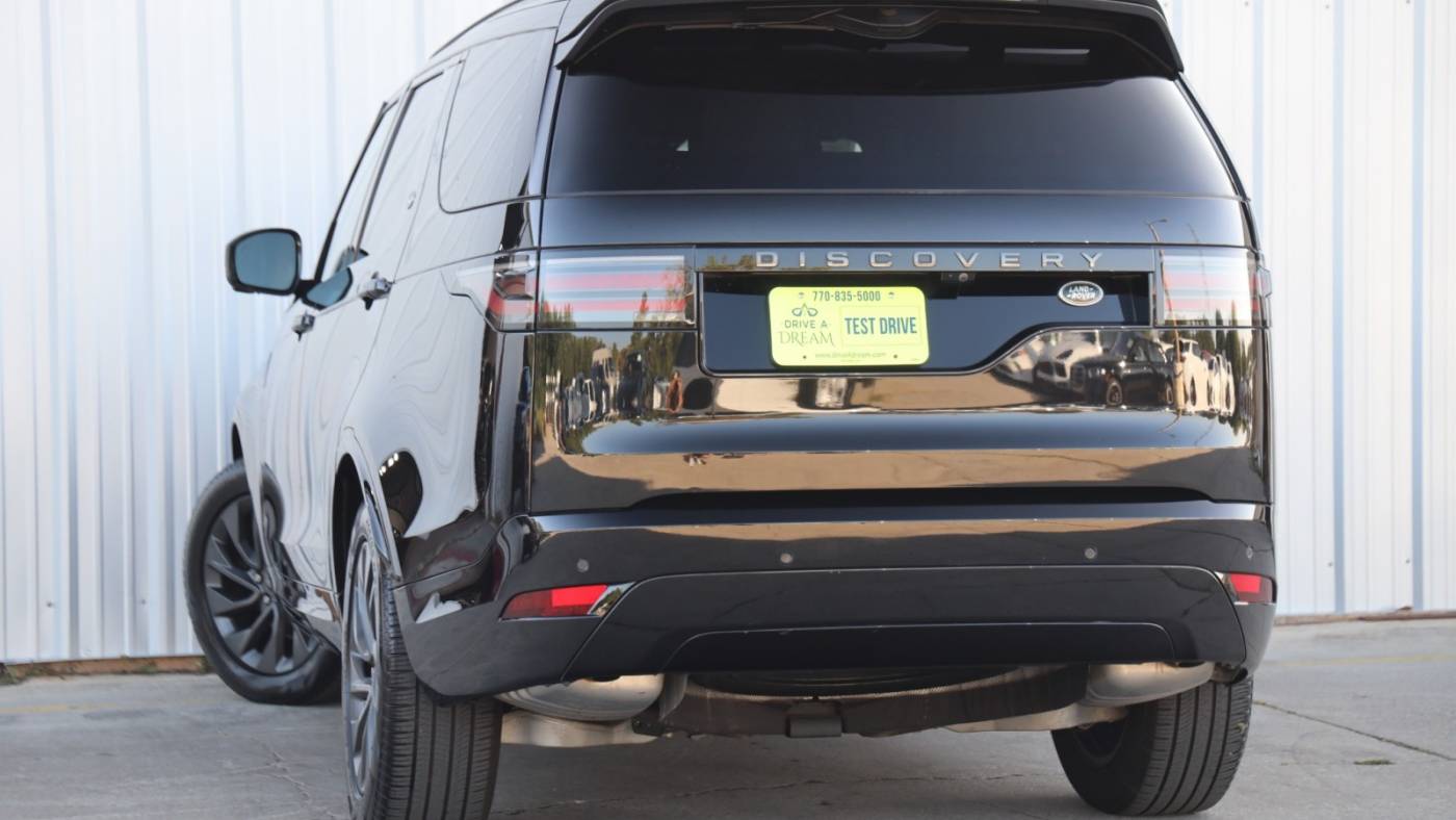 2023 land rover discovery p300 s r-dynamic