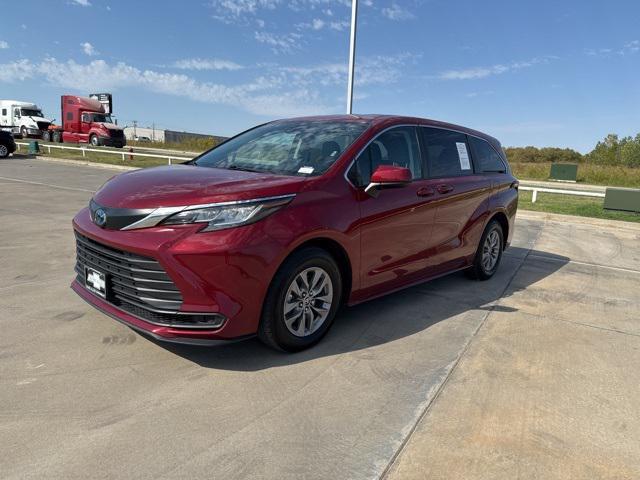 2022 toyota sienna le