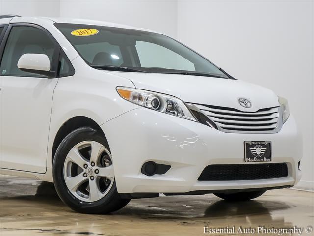 2017 toyota sienna le