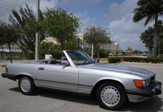 1987 mercedes sl560 convertible, 5.6l v8, aut trans, hard & soft top, no reserve