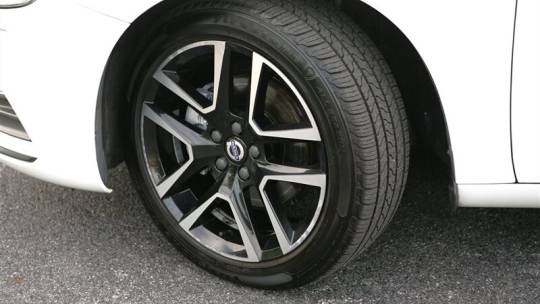 2017 volvo v60 t5 dynamic