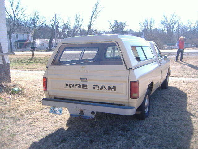 1986 dodge ram pickup truck 8 ft bed 6 cyl. 4 speed needs rear end