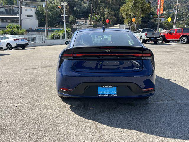 2023 toyota prius le
