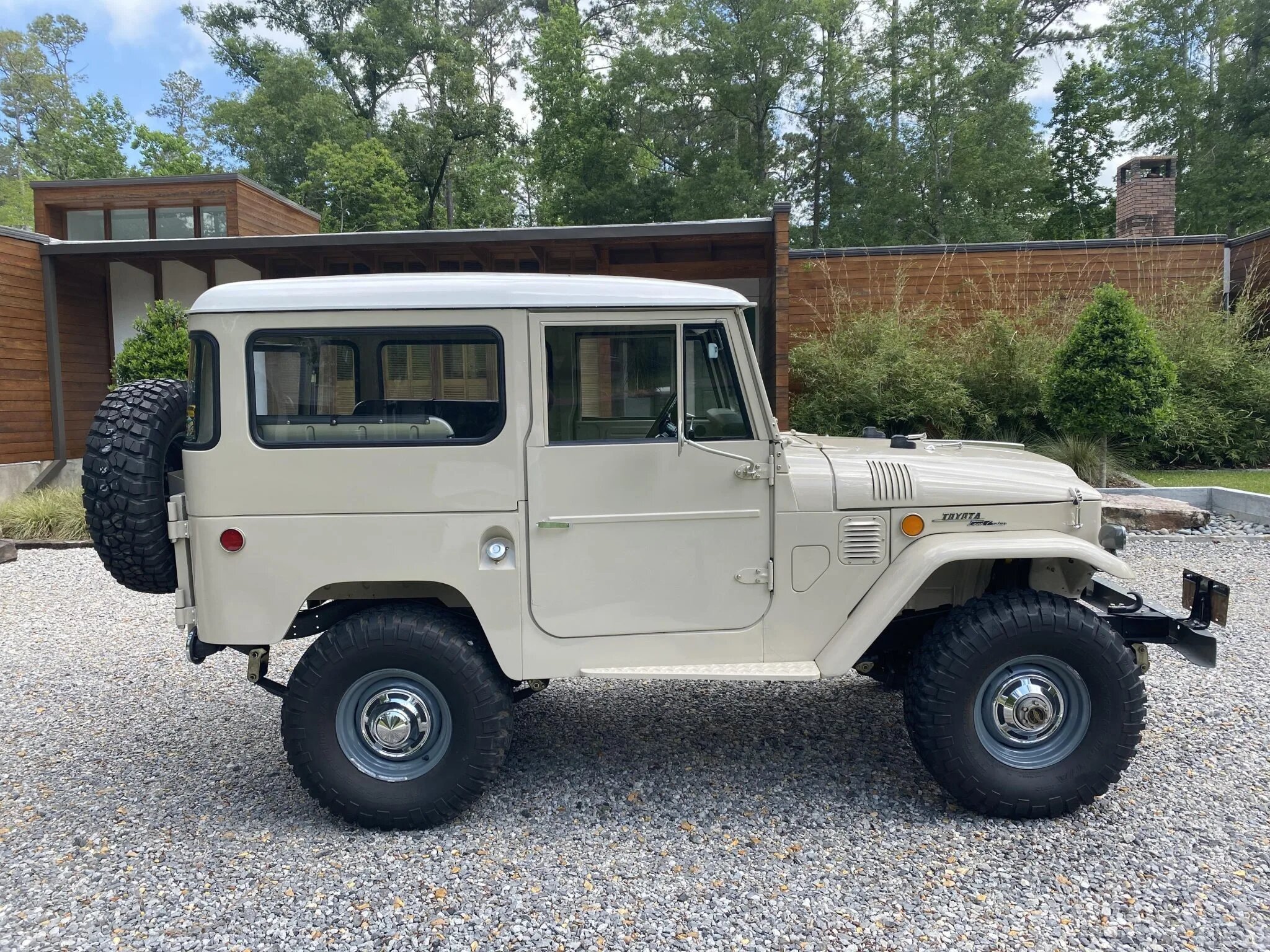 toyota land cruiser fj40