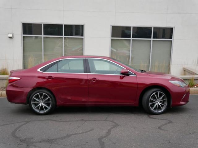 2016 toyota camry xse