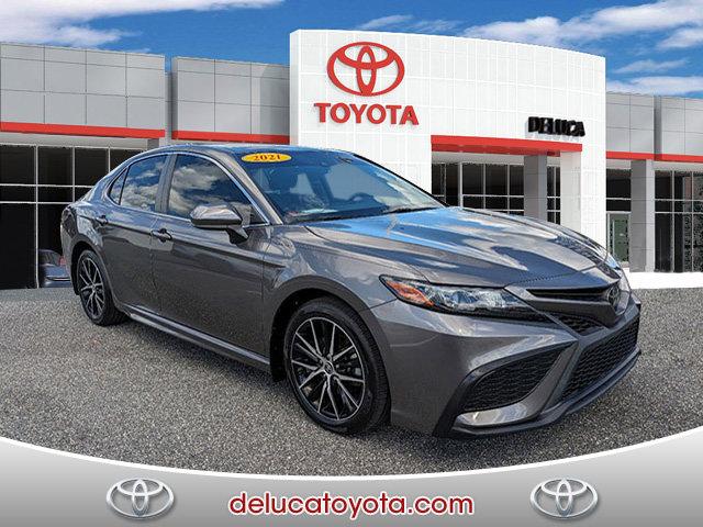 2021 toyota camry se