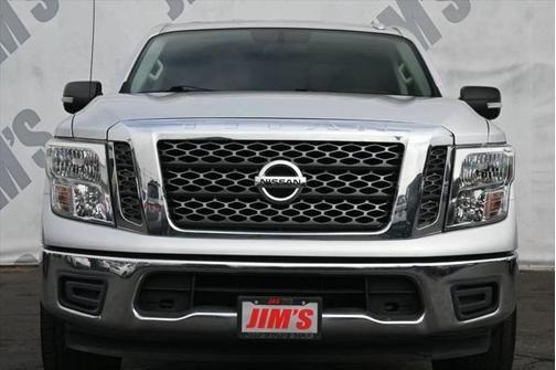2017 nissan titan
