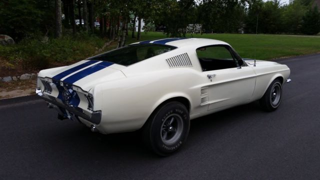 1967 ford mustang v8 standard fastback