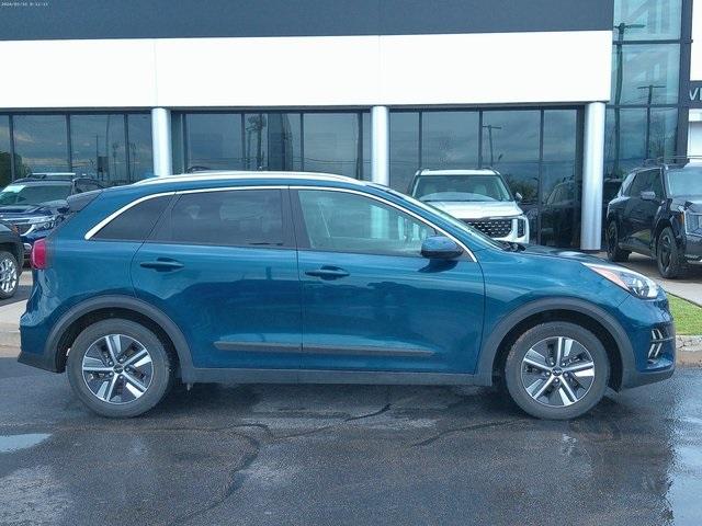 2022 kia niro lxs
