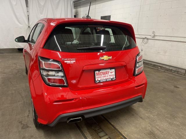 2020 chevrolet sonic fwd hatchback 1fl 5-door