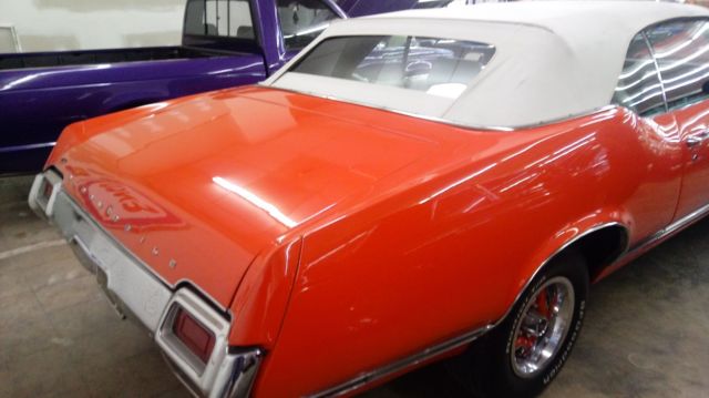 1971 cutlass convertible (fully restored)
