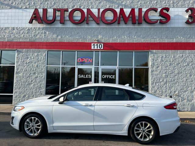 2019 ford fusion se
