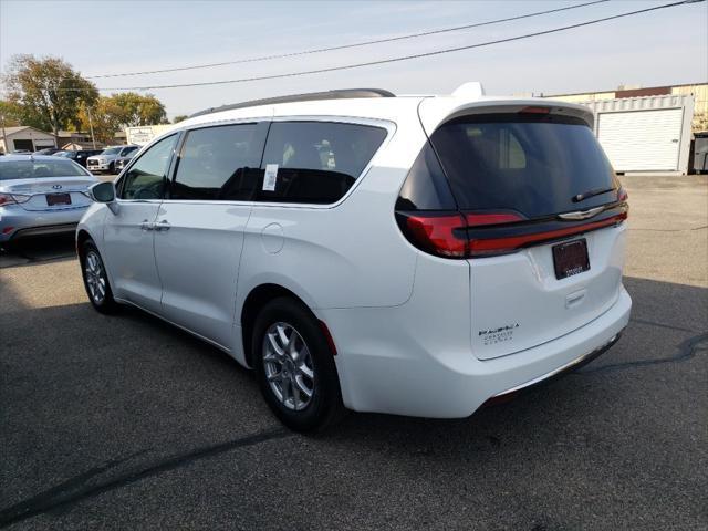 2022 chrysler pacifica touring l