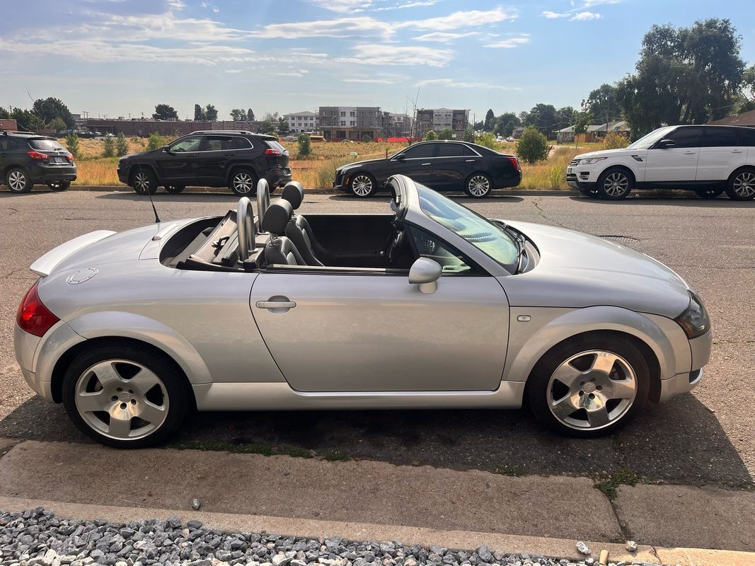 2001 audi tt 225hp quattro 225hp and 6-speed manual
