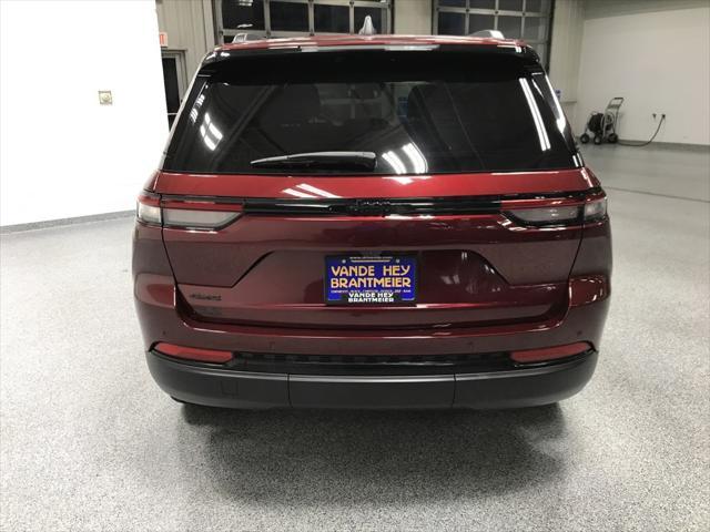 2023 jeep grand cherokee altitude
