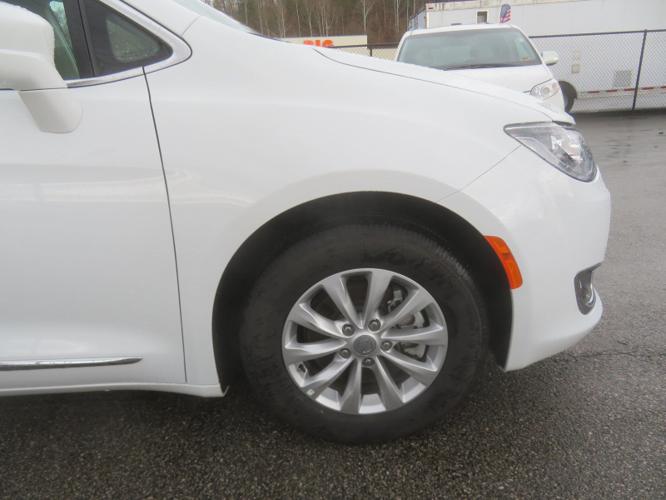 used 2019 chrysler pacifica touring-l hurricane, wv 25526 for sale in hurricane, west virginia