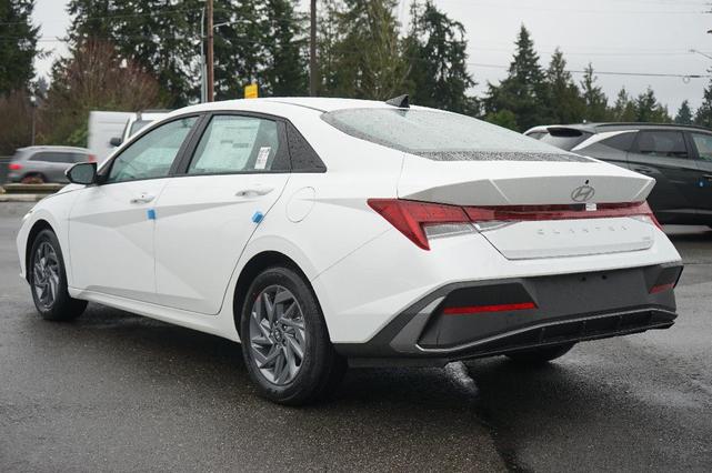2024 hyundai elantra hev blue
