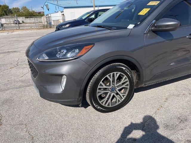 2022 ford escape sel