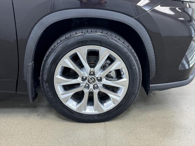2021 toyota highlander limited