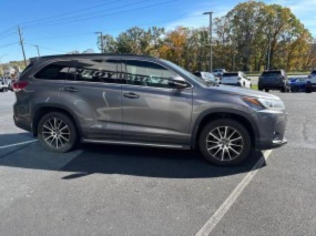 2017 toyota highlander se