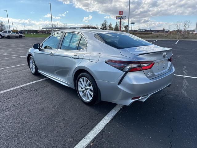 2022 toyota camry se
