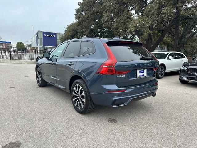 2024 volvo xc60 b5 plus dark theme