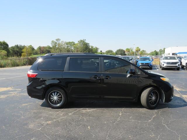 2015 toyota sienna le