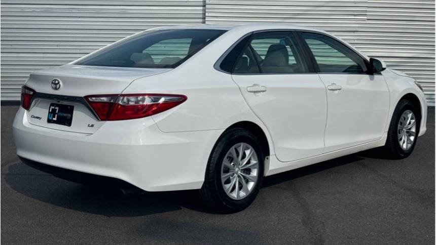 2017 toyota camry le