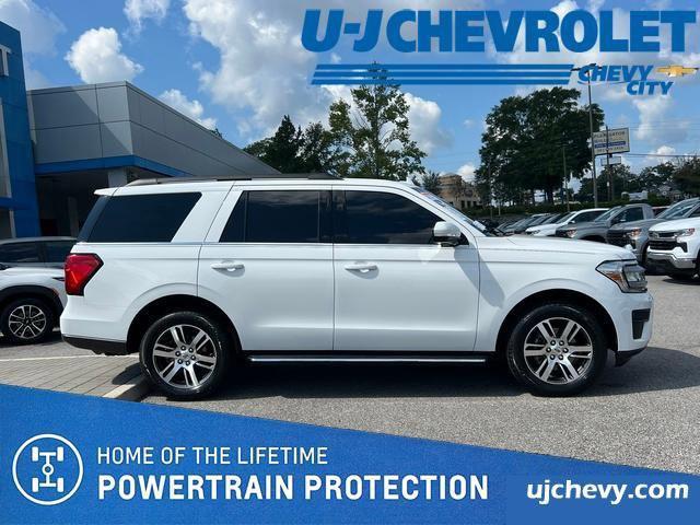 2022 ford expedition xlt