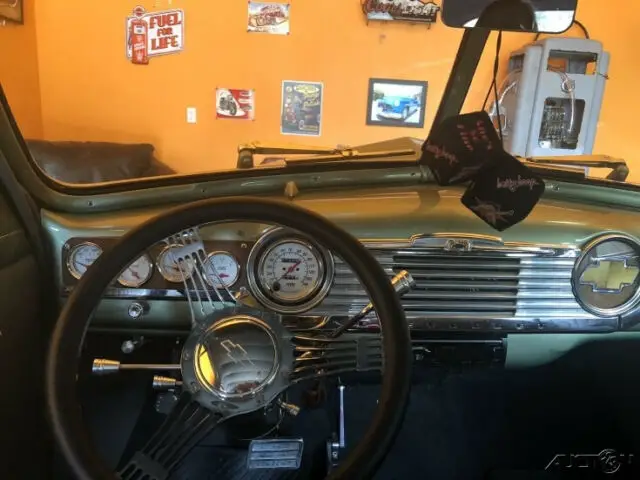1947 chevrolet fleetmaster, 327ci v8, cloth interior, new stereo with cd player