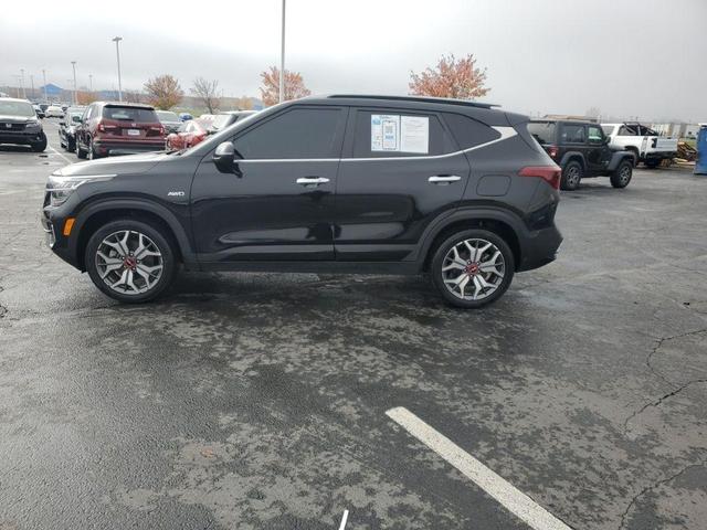 2023 kia seltos sx