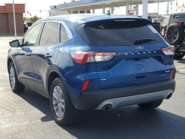 2022 ford escape se