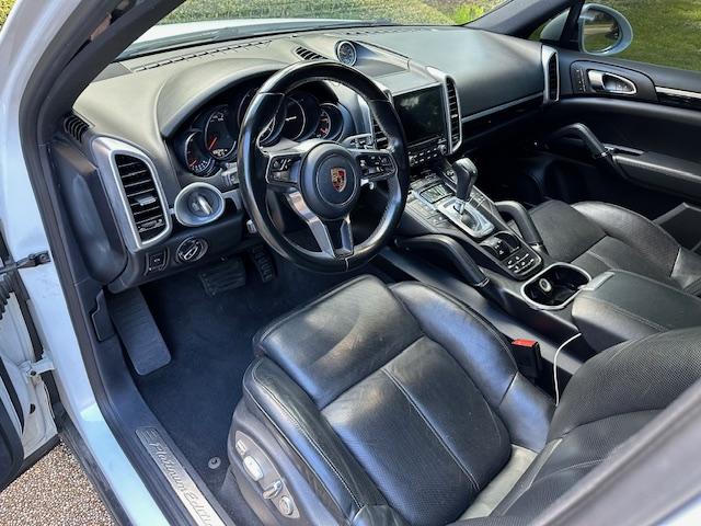 2017 porsche cayenne platinum edition