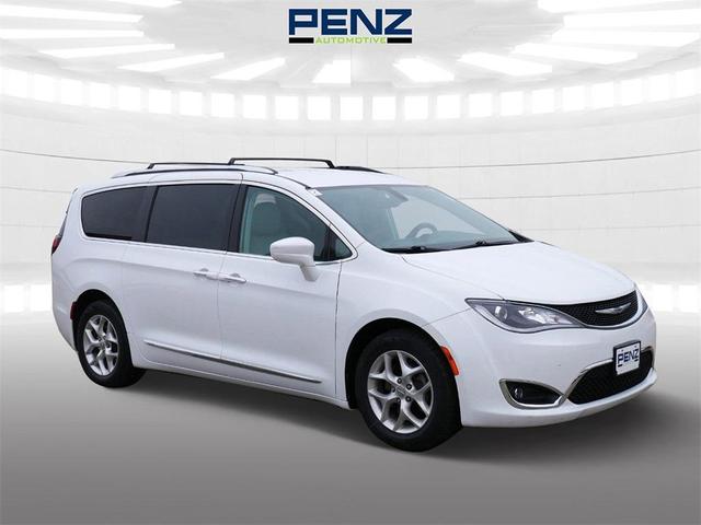 2017 chrysler pacifica touring-l plus