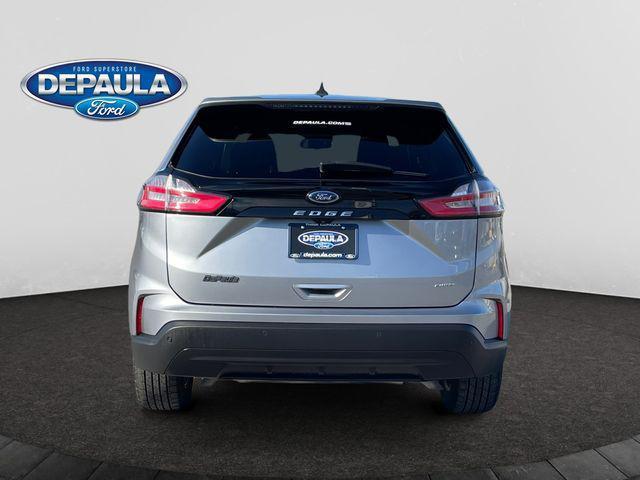 2021 ford edge se