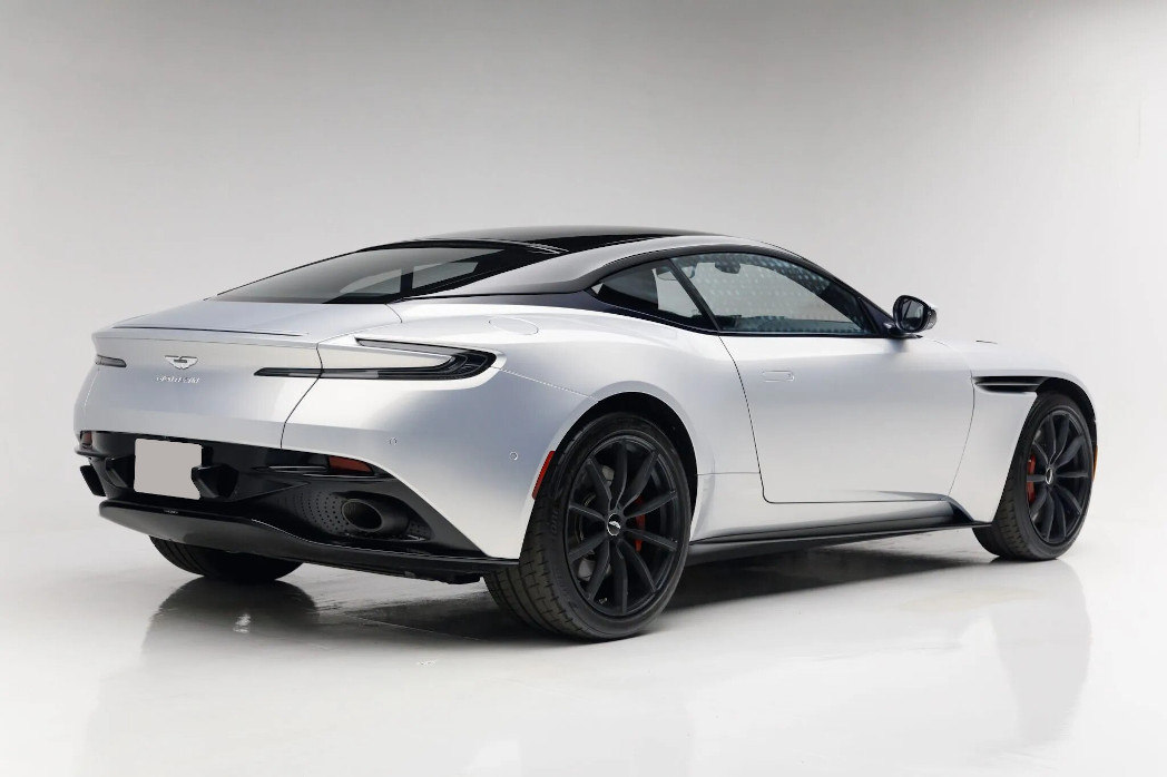 aston martin db11