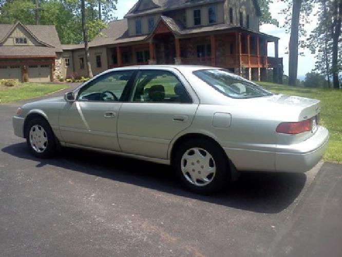 obo 2001 toyota camry... only 77k miles in charlottesville, va