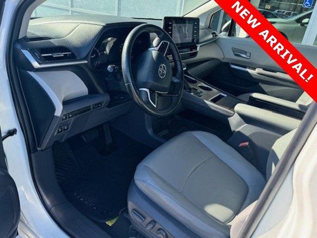 2021 toyota sienna xle