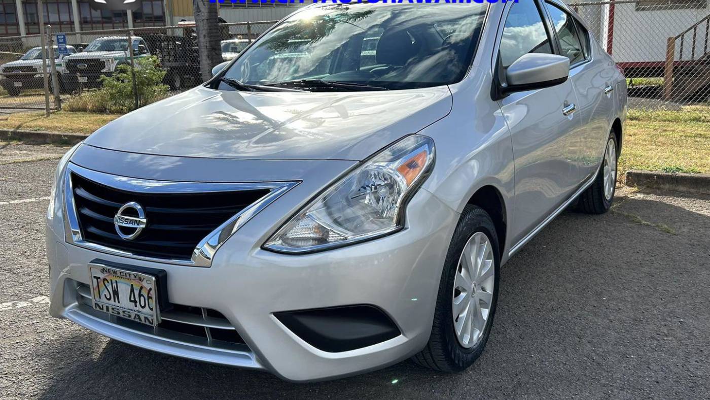 2019 nissan versa sv