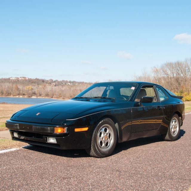 1987 porsche 944, 54,900 miles, 10k in service paperwork, look!!