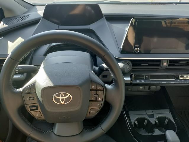 2024 toyota prius le