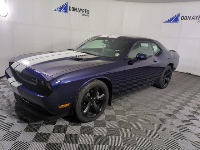 2014 dodge challenger sxt