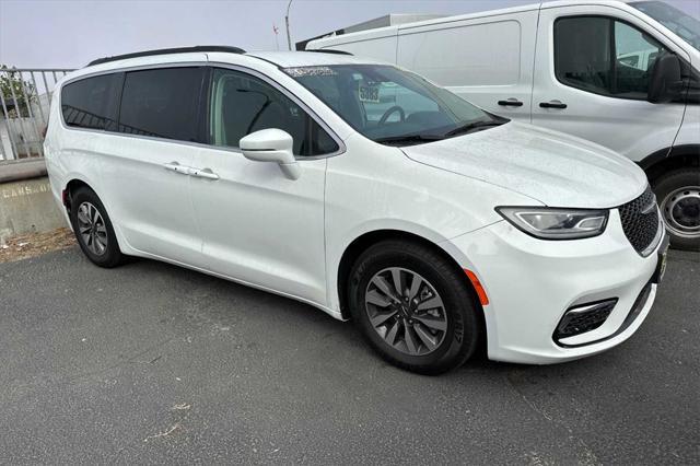 2022 chrysler pacifica touring l