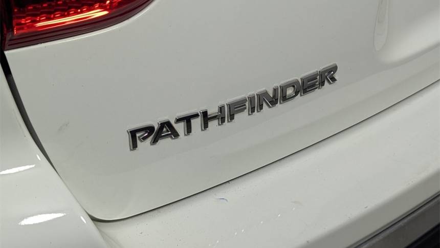 2017 nissan pathfinder sv