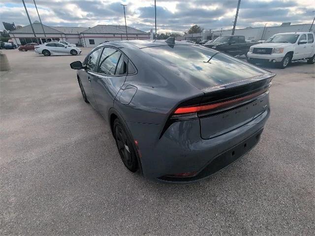 2024 toyota prius le