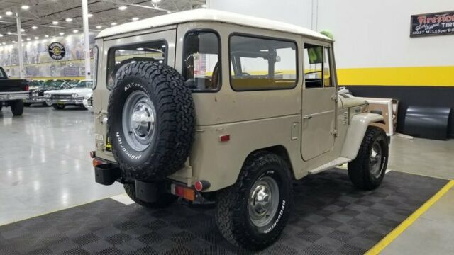1974 toyota land cruiser! solid truck