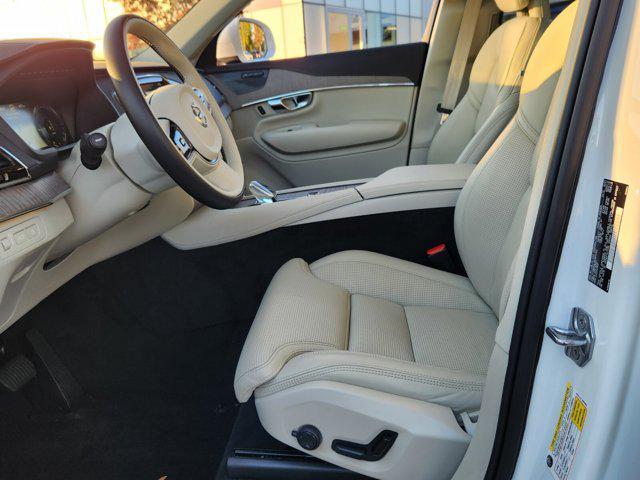 2022 volvo xc90 recharge plug-in hybrid t8 inscription 6 passenger