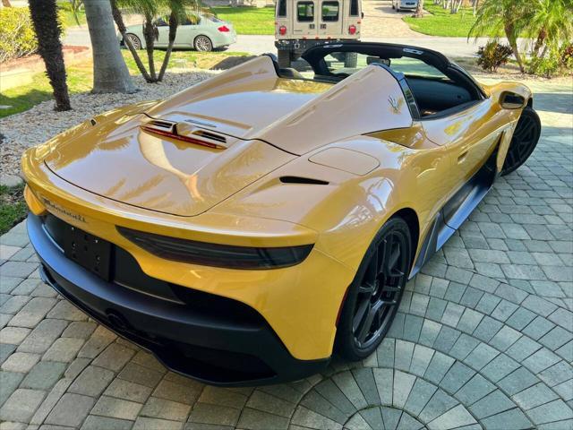 2023 maserati mc20 base 2dr convertible